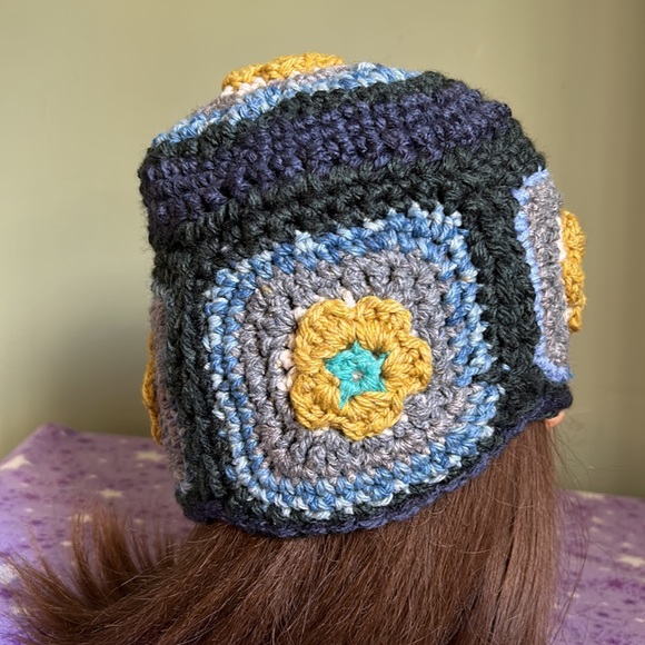 Colorful Crochet Patchwork Beanie soft wool yarn medium comfortable - Picture 4 of 6